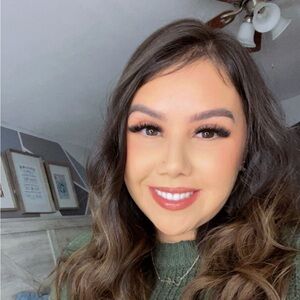 Meet your Posher, Tanasia